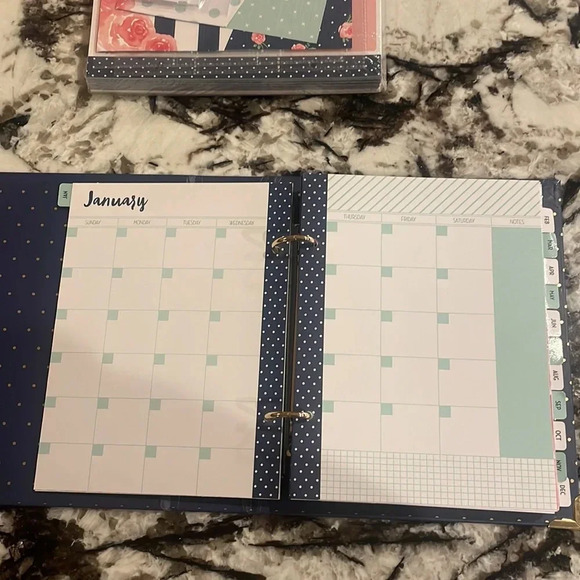 Yearly Planner - Picture 1 of 7
